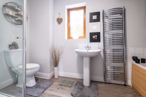 En-Suite- click for photo gallery